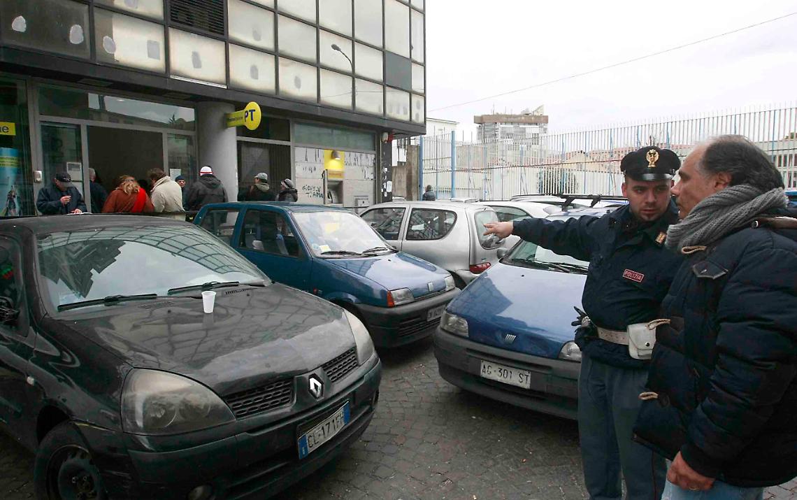 Dipendente delle Poste ruba 220mila euro dai conti correnti