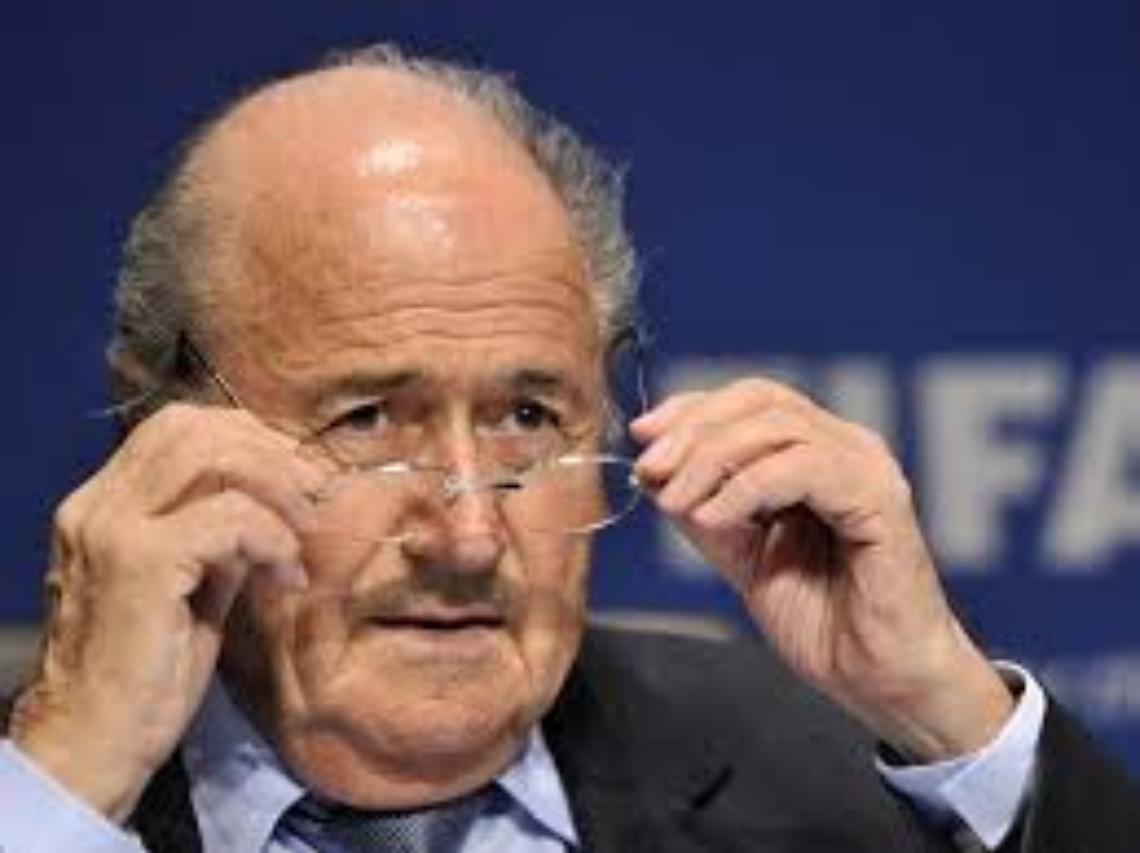 Fifa, Blatter rassegna le sue dimissioni ma resta in carica fino a dicembre
