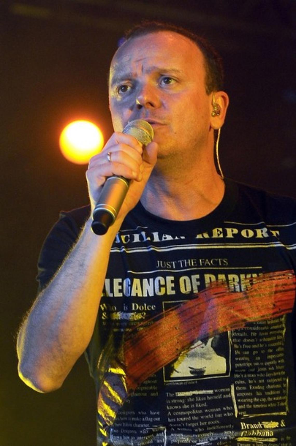 Gigi D'Alessio si iscrive al Partito radicale