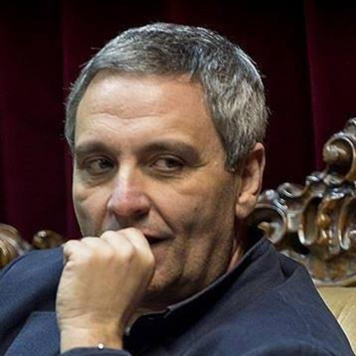 Maurizio de Giovanni e Pino Imperatore con gli studenti