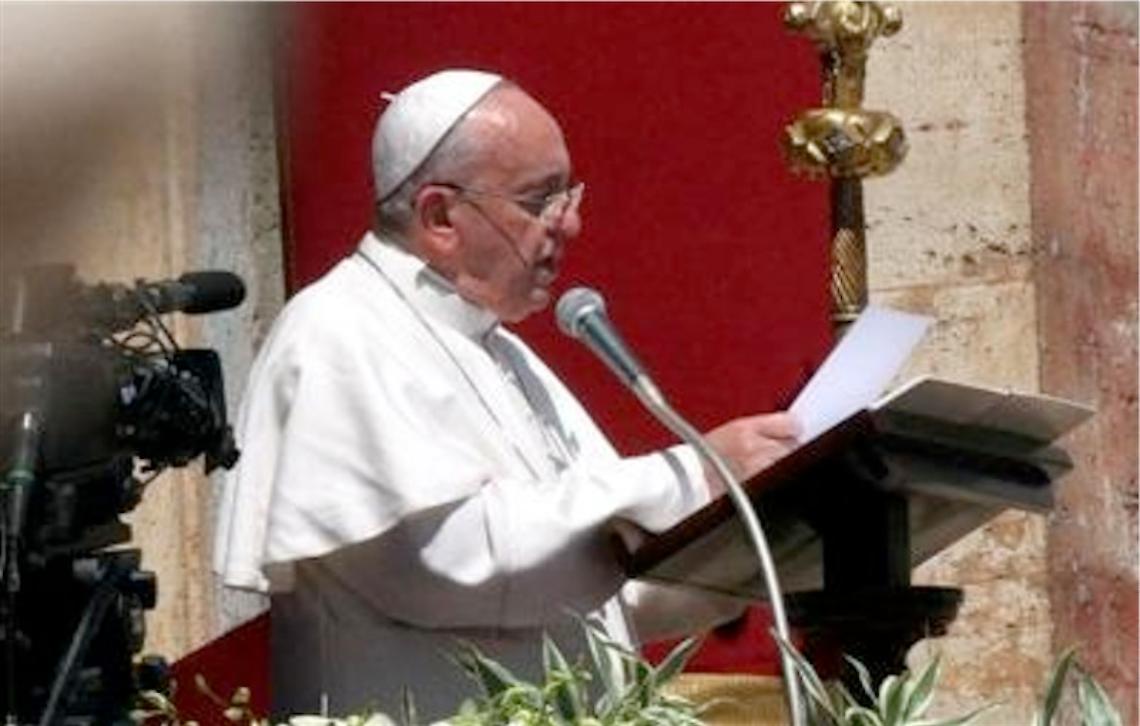 Il Papa: «Cercare altri modi d'intendere <br>il progresso»