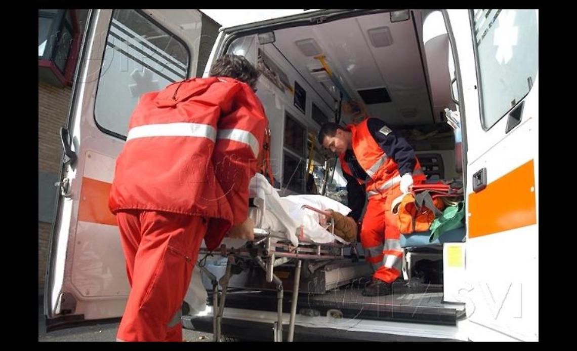 Tre operai ustionati nel porto di Napoli per esplosione su nave