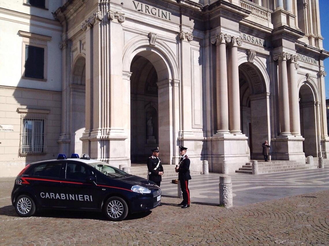Vende 5 posti di lavoro a Pompei, arrestato truffatore