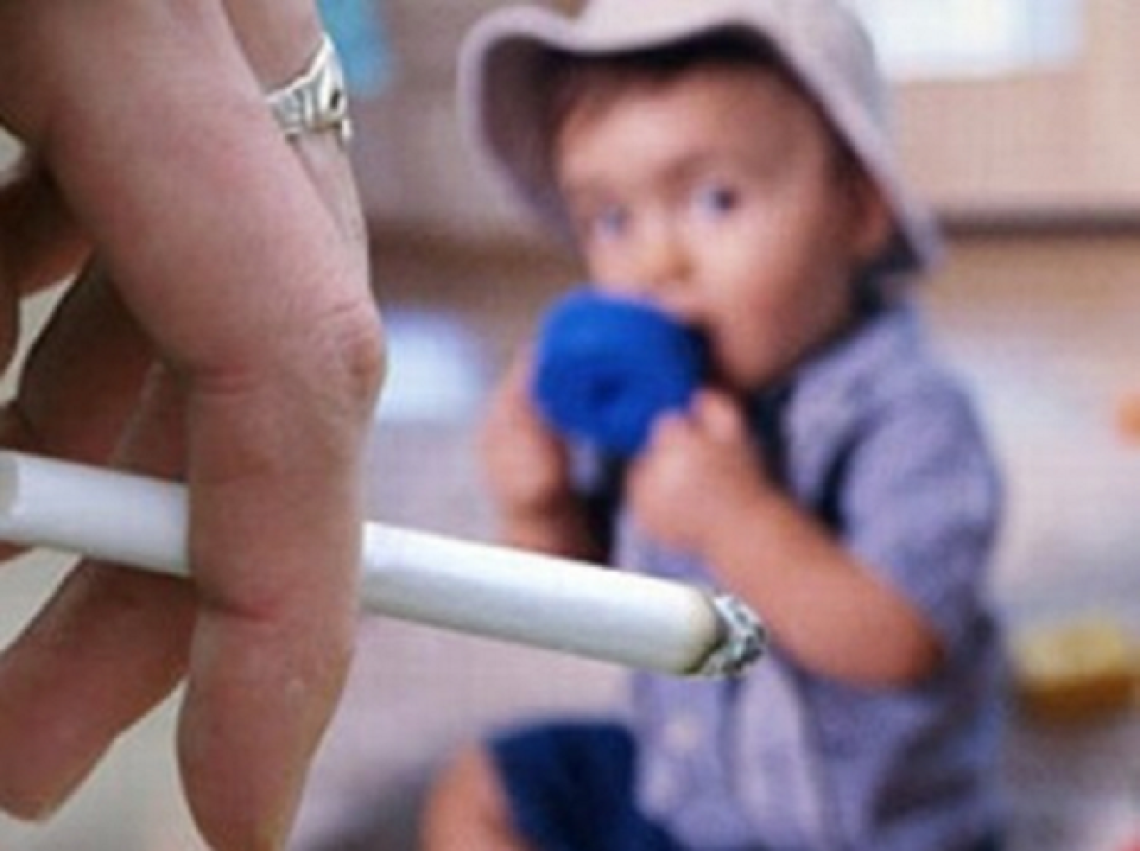 Cancro da fumo passivo, la proposta da Napoli: divieti anche su spiagge, stadi e parchi