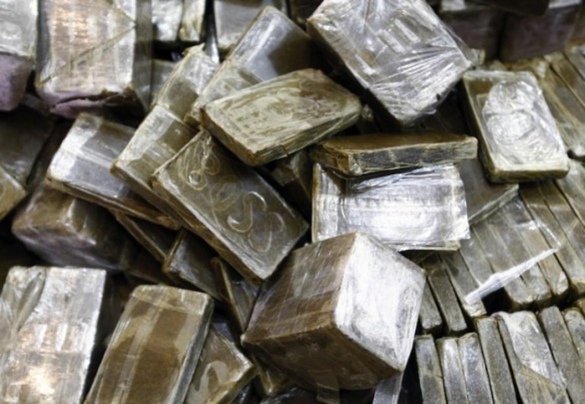 Un chilo di hashish in auto, catturati dalle Fiamme Gialle sulla A3