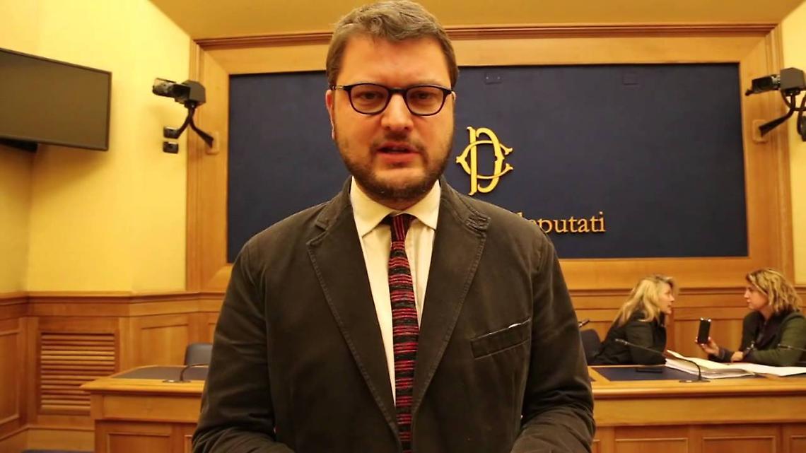 Caos primarie, Paolucci lascia il Pd <br>e Gennaro Migliore si ritira