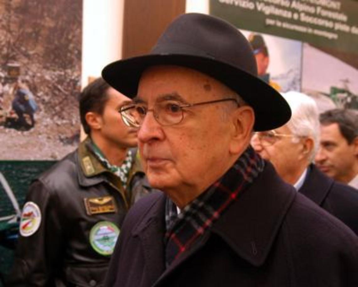 Lo sgambetto <br>di Napolitano a Renzi: «Si voti <br>nel 2018»