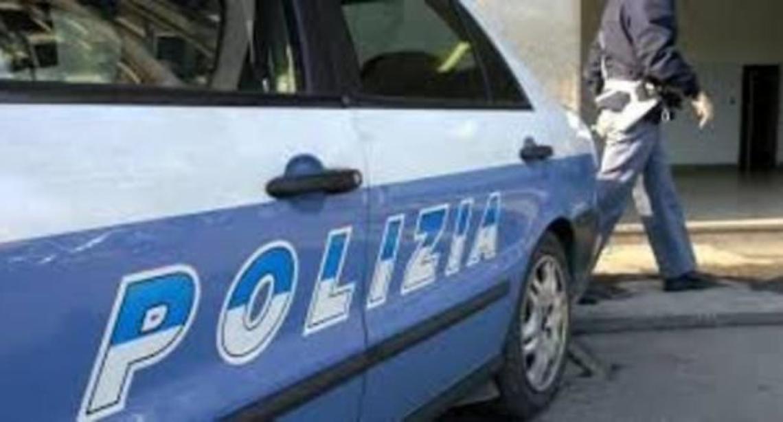 Diciottenne accoltellato ai Quartieri Spagnoli, bloccato un 16enne, “caccia” ai complici