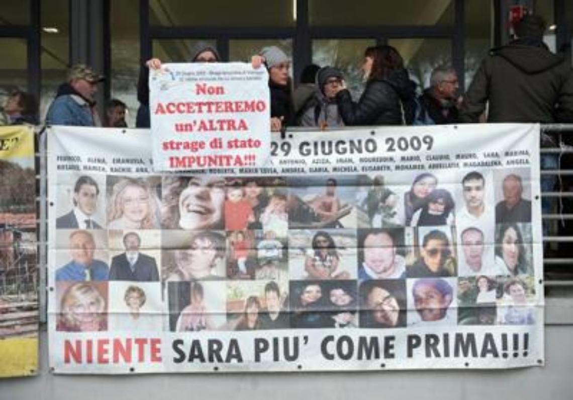 Viareggio, i familiari delle vittime: Moretti si dimetta