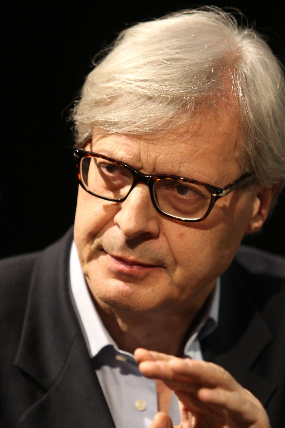 Sgarbi e il quadro: per la Procura è rubato