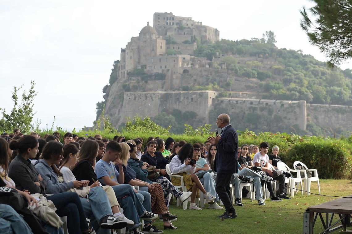 Dai social all’intelligenza artificiale: Ischia chiama filosofi e influencer di tutto il mondo