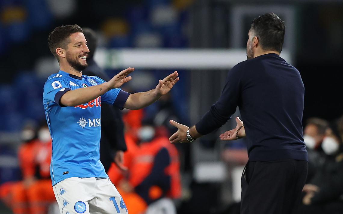 Il Napoli batte il Benevento. Segnano Mertens e Politano, Orsato: «Sbagliai con Pjanic»