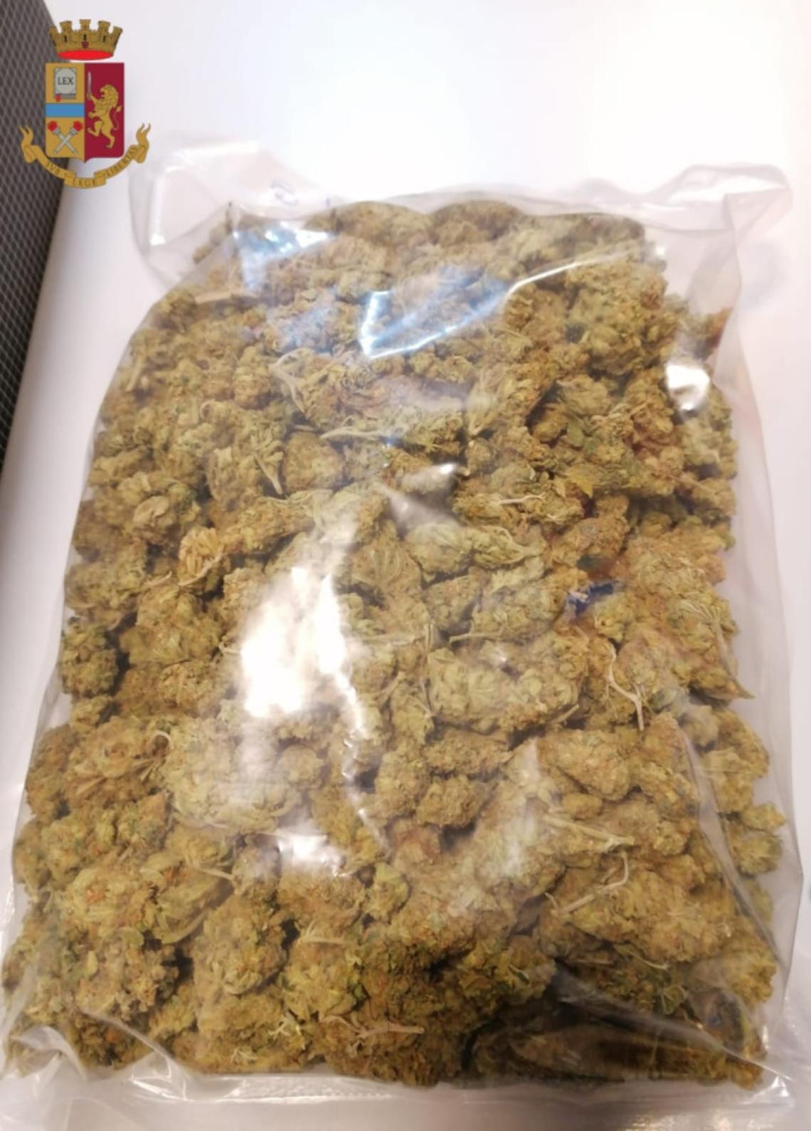 Borgo Sant’Antonio Abate, sorpreso con la droga finisce in manette