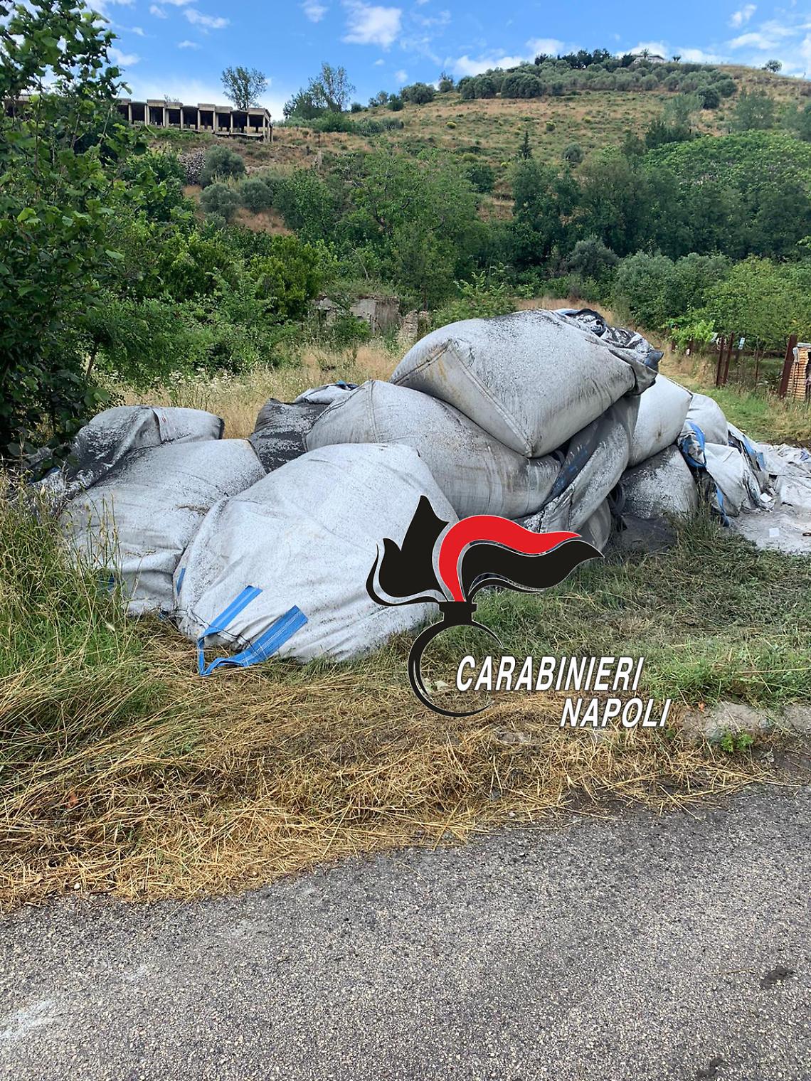Roccarainola, scorie di lavorazione dell’acciaio in un fondo agricolo