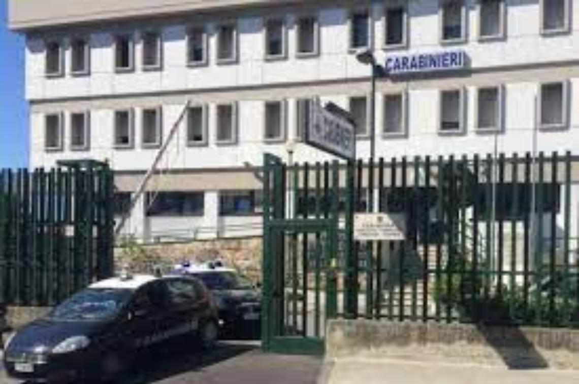 Torre del Greco, donna colpita con liquido urticante