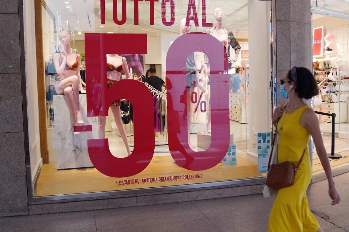 Saldi al via in tutta Italia