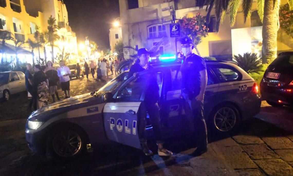 Covid, assembramenti ad Ischia: chiusi due disco bar