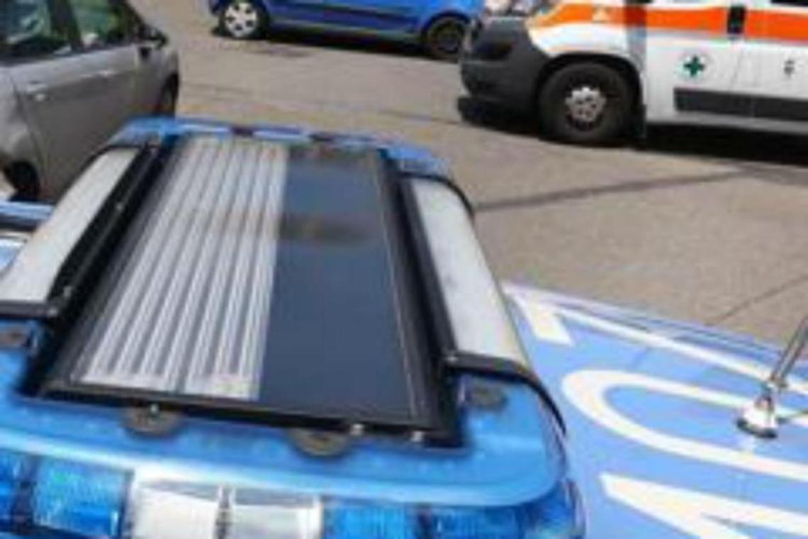 Donna accoltellata alla stazione: gravissima