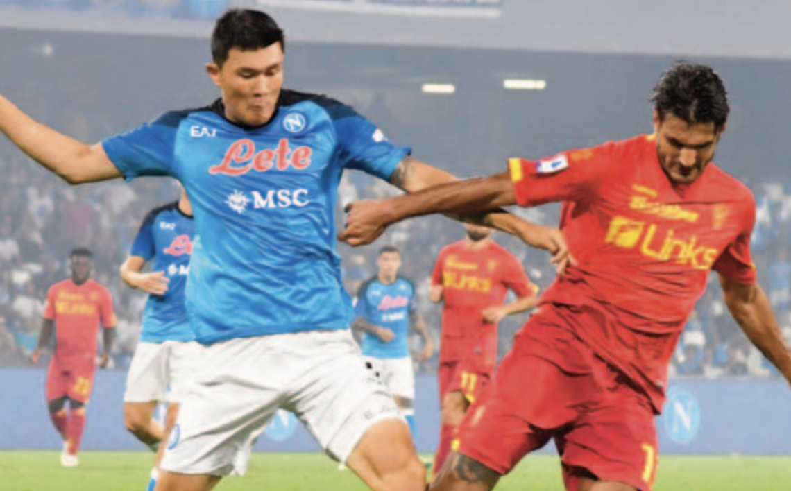 Troppo turnover, il Napoli si ingolfa e il Lecce ringrazia