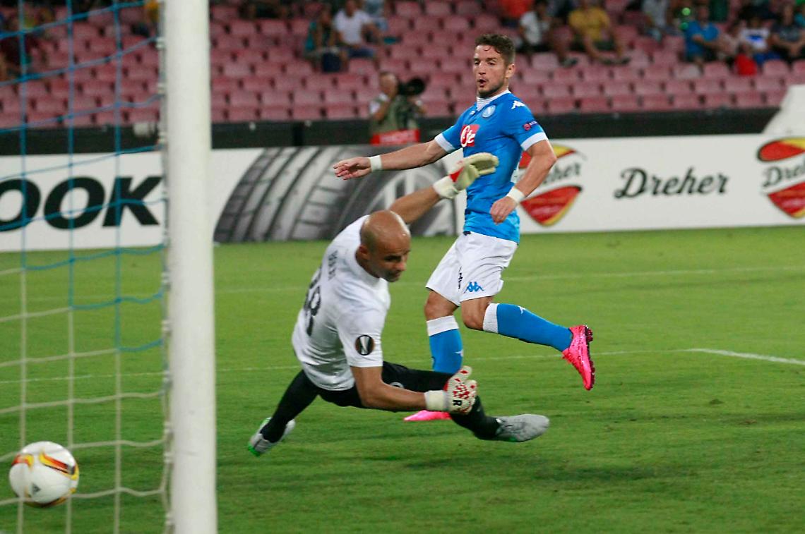 Mertens e Higuaìn goleador <br> Il Napoli batte anche il Legia Varsavia