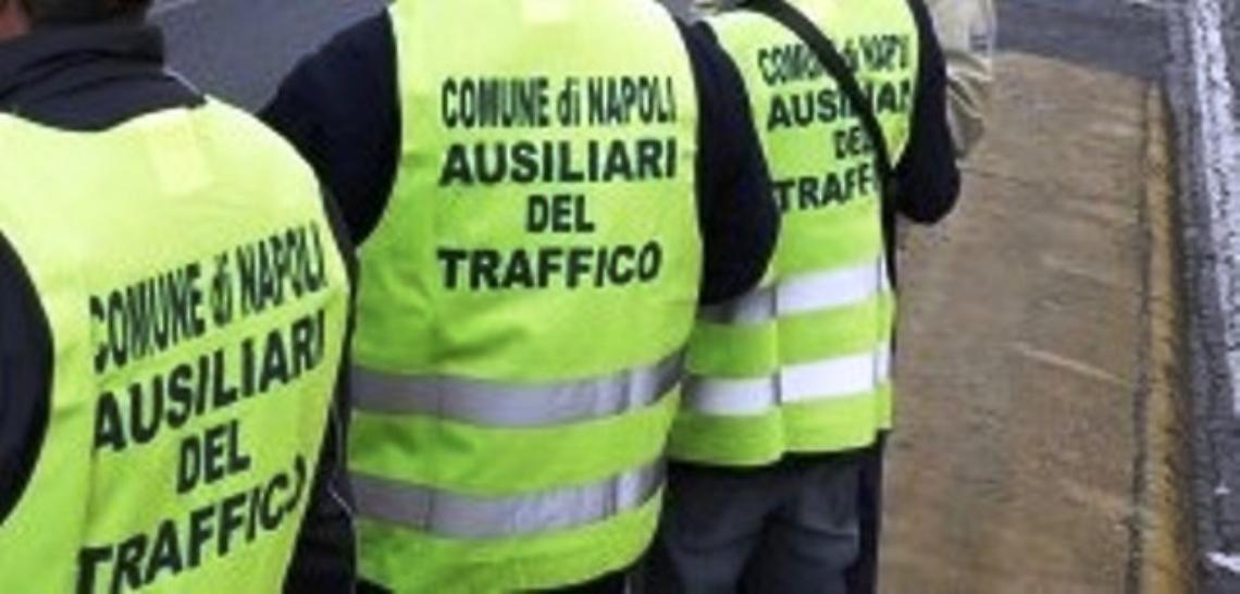 Santa Lucia, minaccia un ausiliare del traffico: denunciato