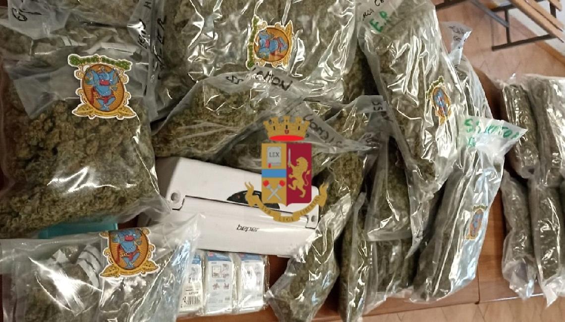 Sequestrati circa 30 kg di droga, arrestate tre persone