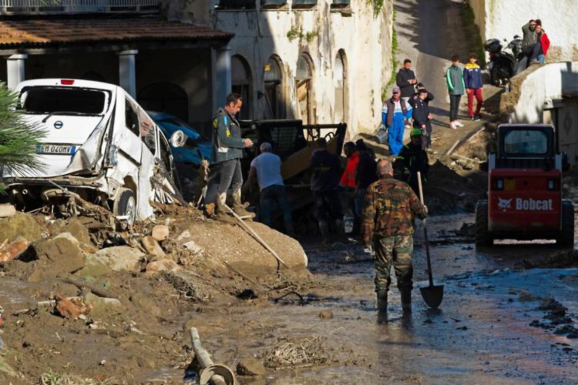 Frana a Ischia, incubo maltempo: corsa contro il tempo per trovare i dispersi
