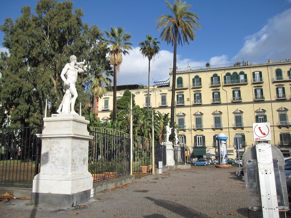 Napoli: aprono i parchi, ma resta l’allerta