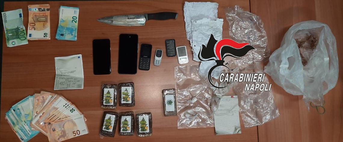Mezzo chilo di droga negli slip, arrestato 20enne