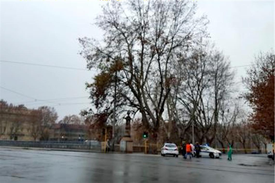 Roma, incidente e traffico in tilt sul lungotevere per il guano