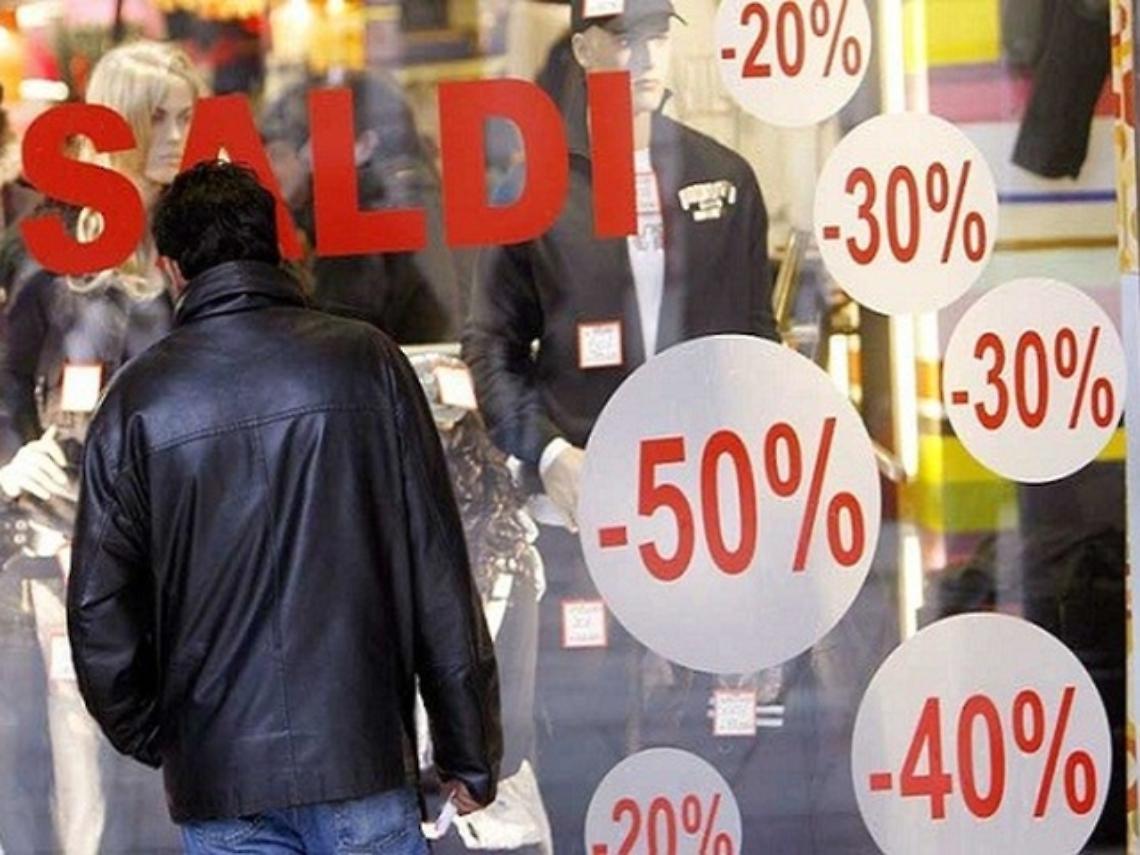 Da sabato i saldi anche in Campania