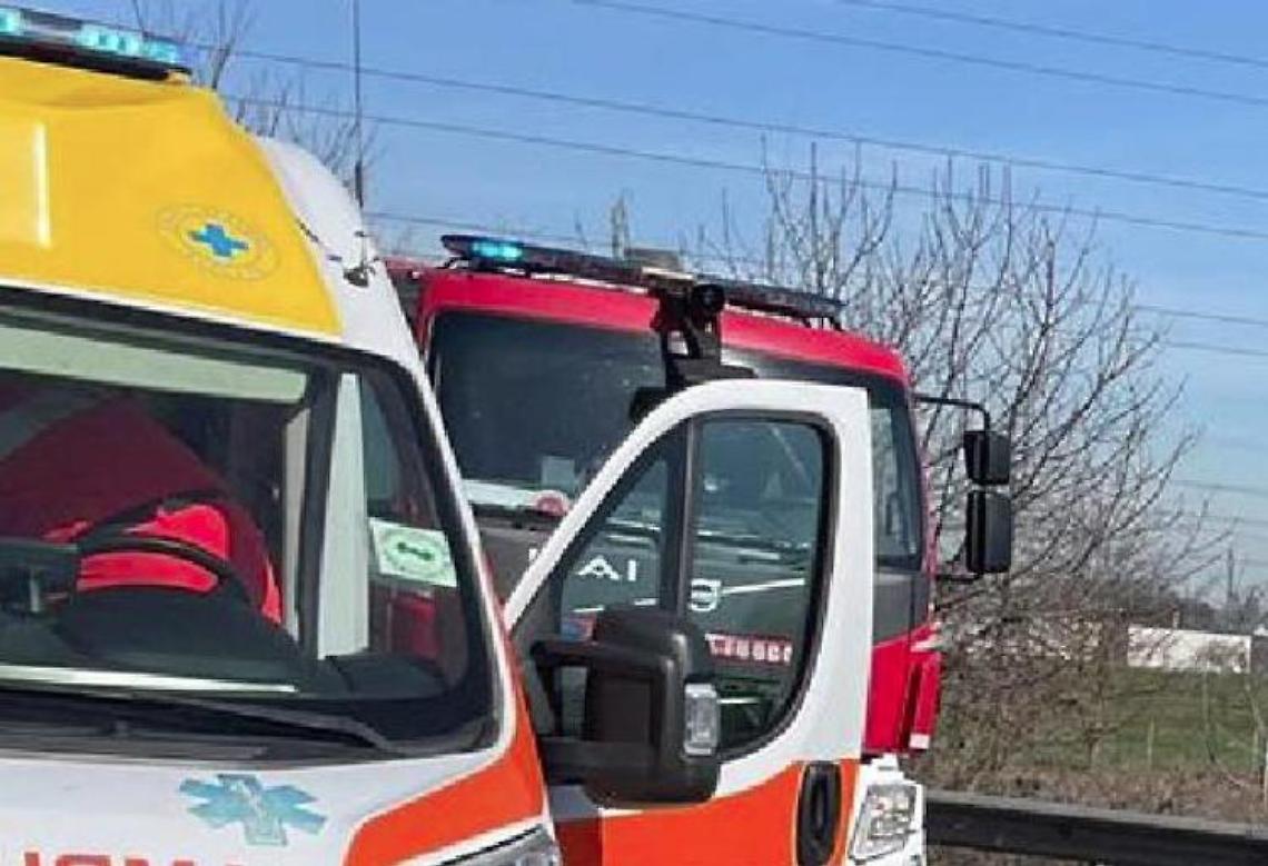 Scontro tra camion e ambulanza: 3 morti