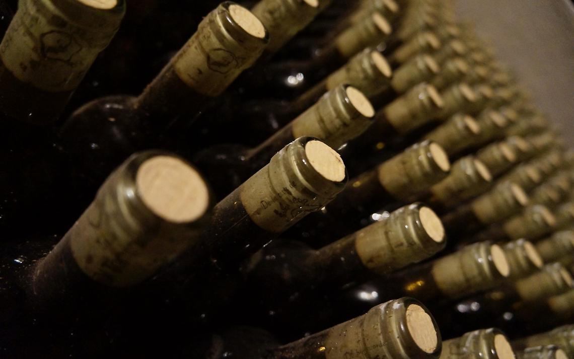 Avellino, frode in commercio: sequestrate 10mila bottiglie di vino