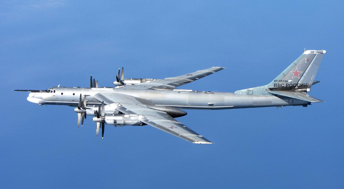 Intercettati aerei militari russi, risalgono alla Guerra Fredda 