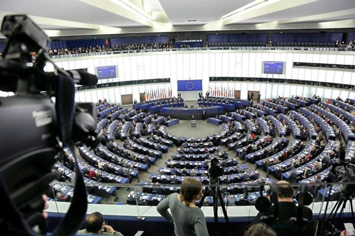 Qatargate, plenaria Parlamento Ue revoca immunità Cozzolino e Tarabella