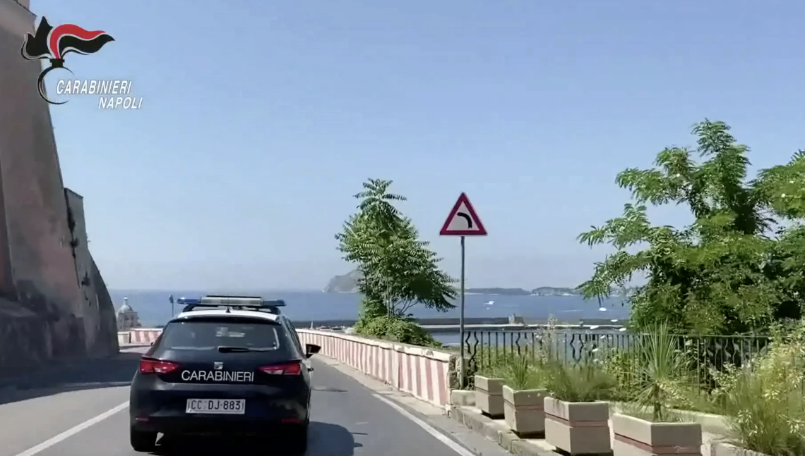 Camorra, estorsione a imprenditore: due arresti