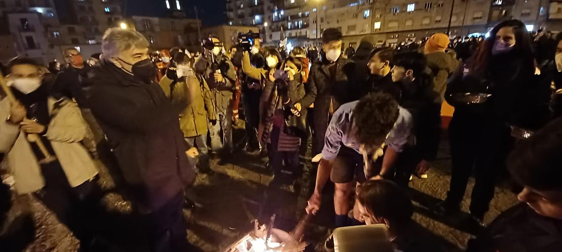 Guerra in Ucraina, a Napoli flash mob con l'arcivescovo Battaglia