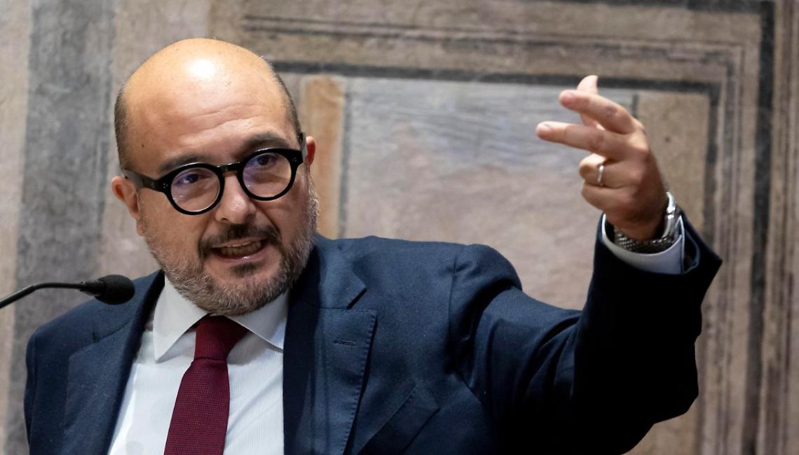 Caso Metropolitan, il ministro Sangiuliano convoca le parti