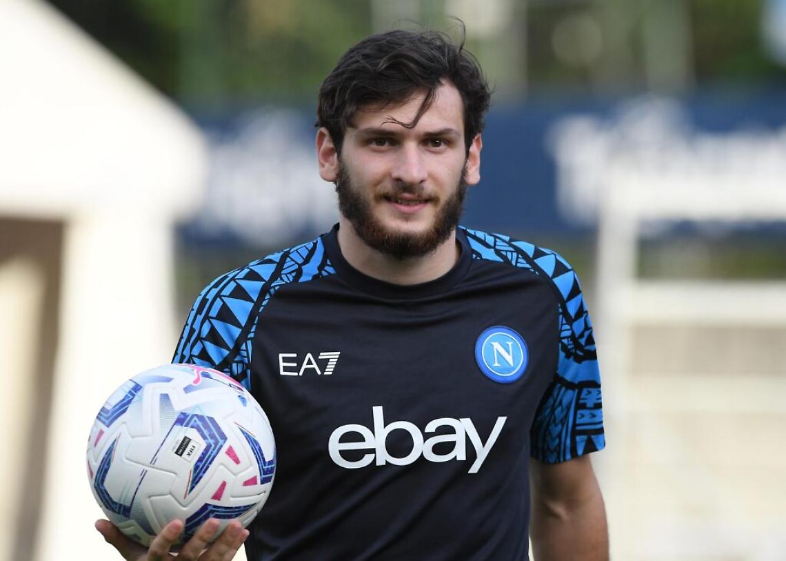 Papà Kvaratskhelia: «Convinto che resterà al Napoli»