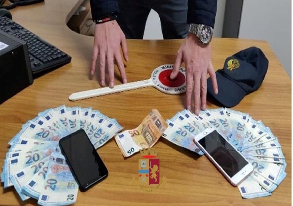 Sequestrati soldi falsi a Ischia, denunciati due 19enni