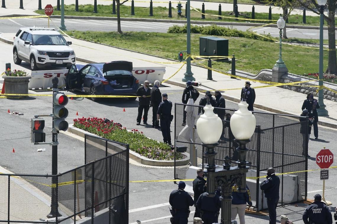 Auto travolge la polizia a Capitol Hill: ucciso agente, morto aggressore