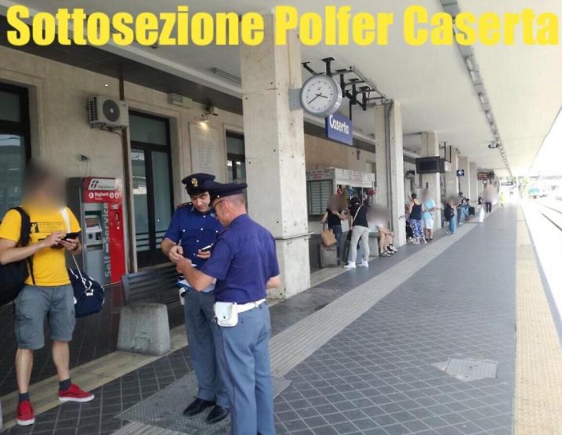 Rapinatore rischia il linciaggio, salvato dalla Polfer
