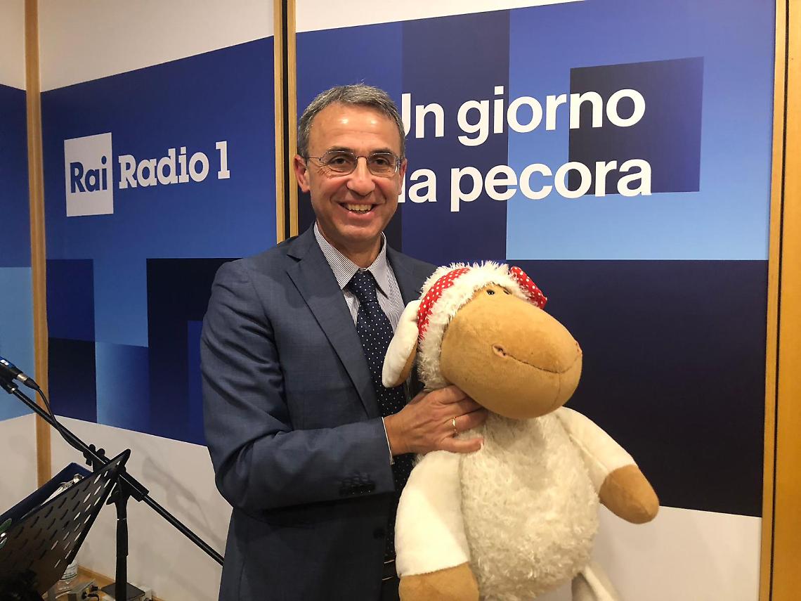 Il ministro Costa: "Il Napoli? Sono più che tifoso, ho la fede napoletana"
