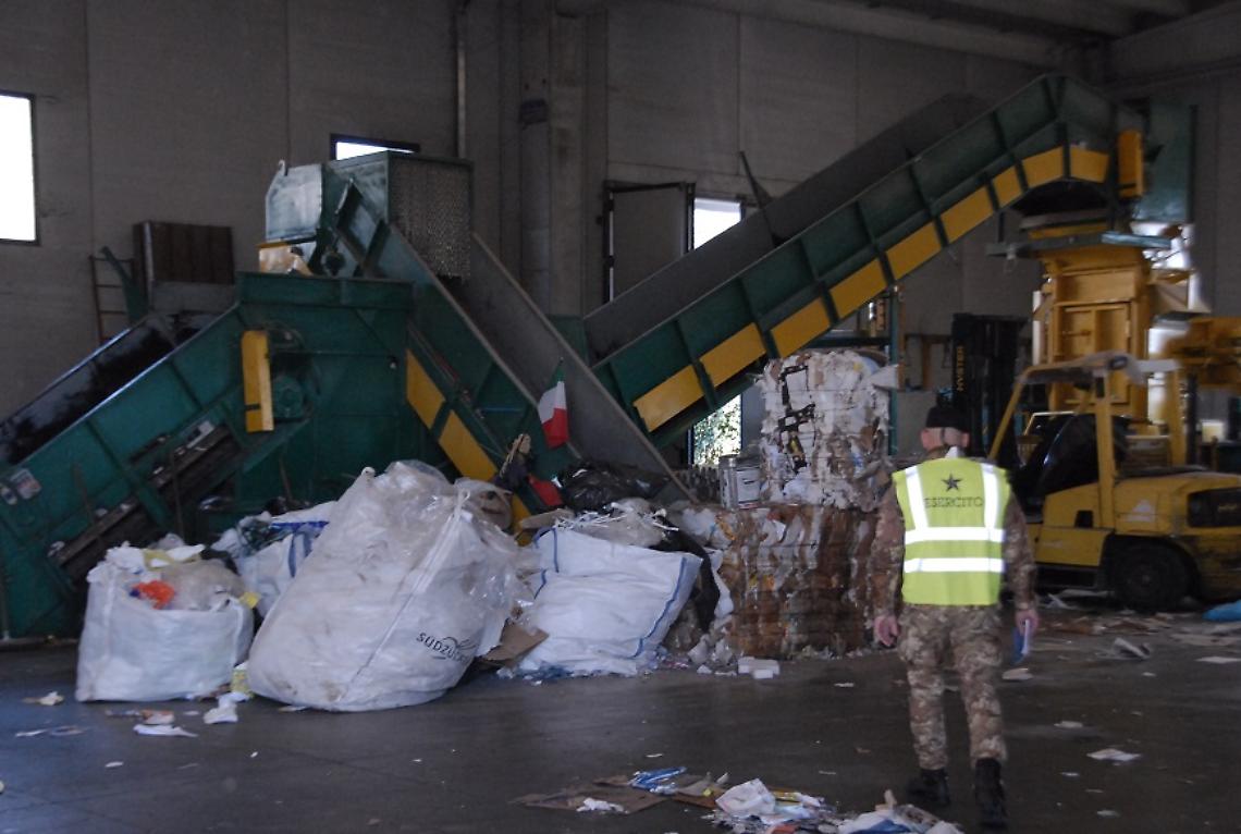 Smaltimento e stoccaggio rifiuti, sequestrate 4 aziende