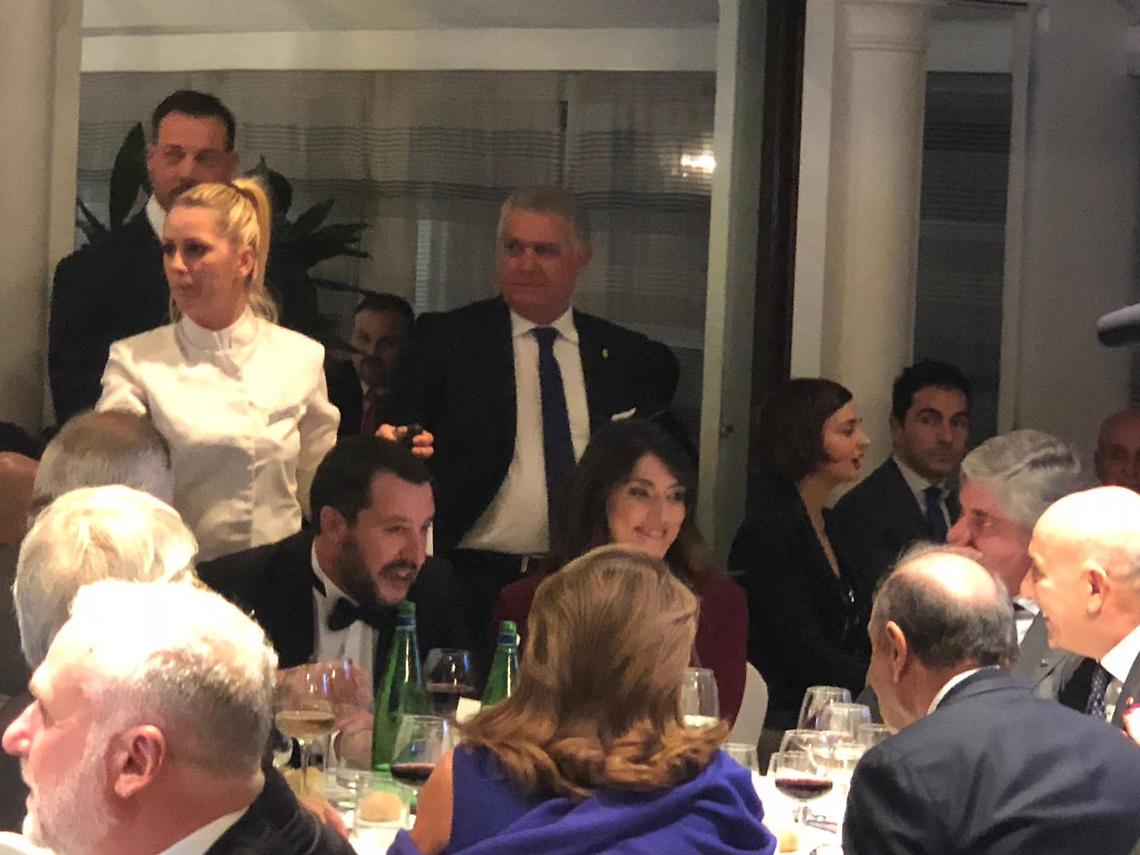 Matteo ed Elisa insieme alla cena di gala