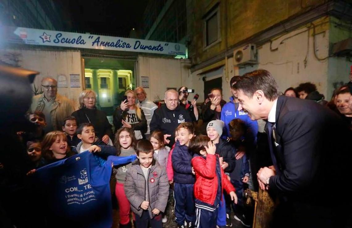 Il premier Conte a Forcella: governo attento a questi territori