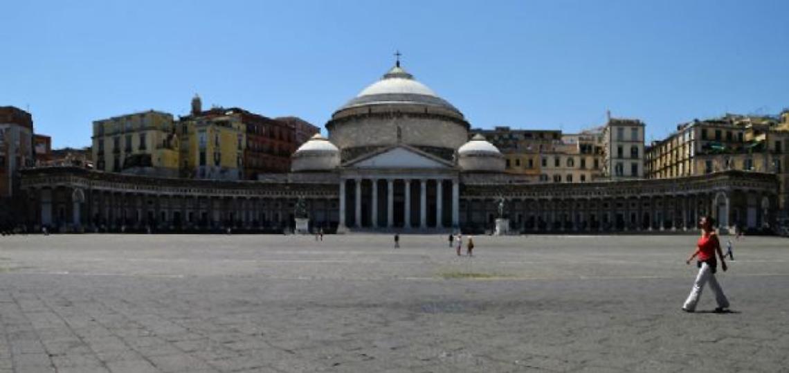 “No" del ministero alle grate della metro in piazza del Plebiscito