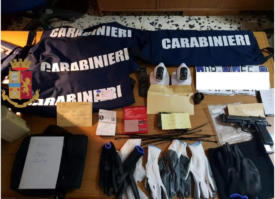 Riviera di Chiaia, finti carabinieri rapinano famiglia: arrestati sei pregiudicati