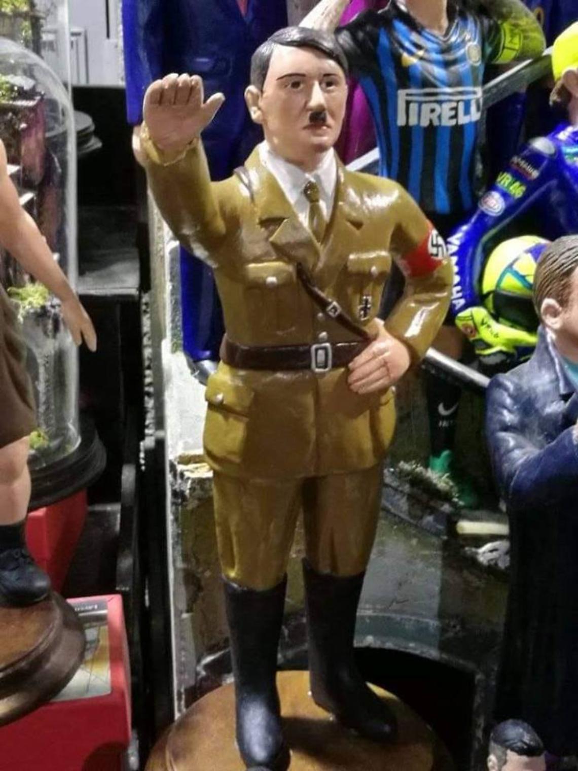 Statuina di Hitler a San Gregorio Armeno, monta la polemica