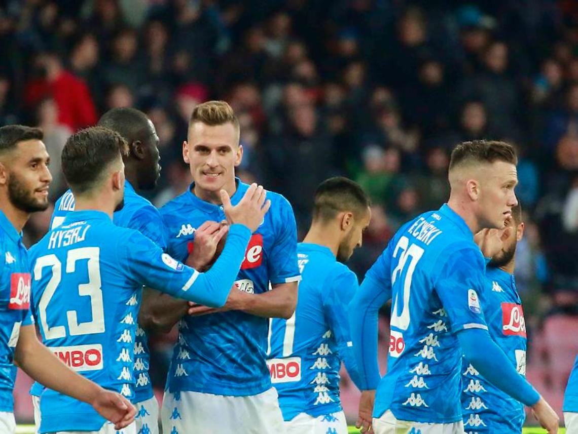 Poker del Napoli col Frosinone, Juve a -8. E martedì la sfida al Liverpool